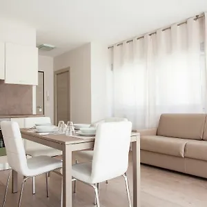 astoria-suite-apartments.emilia-romagnahotels.net/